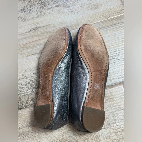 Coach Metallic Silver Flat Iron Ballet Flat Size 9.5 - Picture 3 of 5